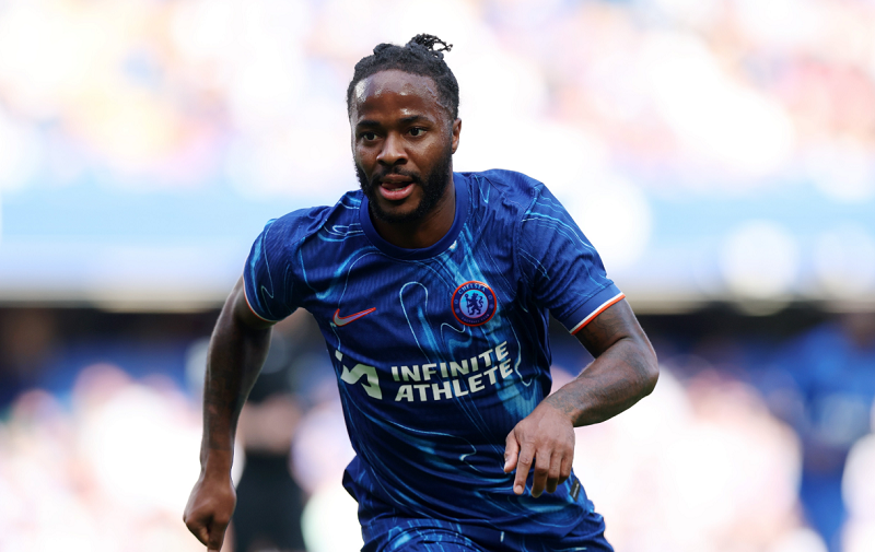 Isaac Hayden chia sẻ sự đồng cảm với Sterling